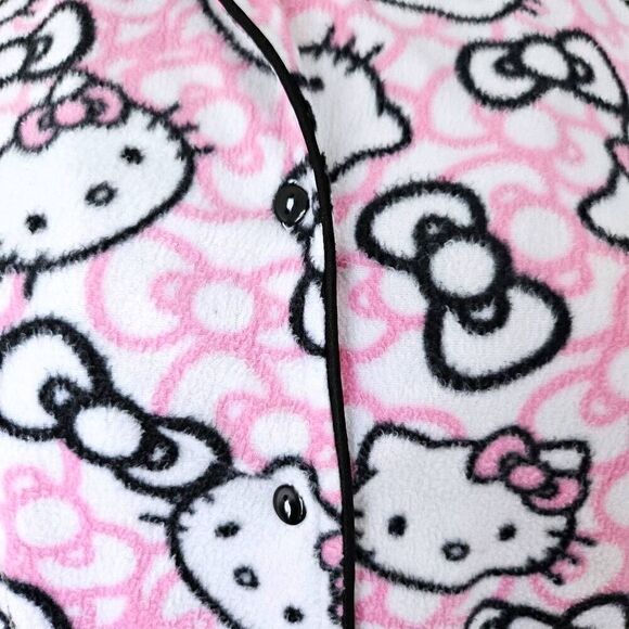 hello kitty fleece pajama top - Picture 3 of 6